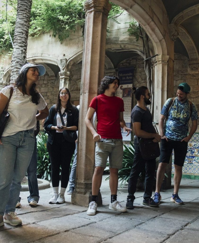Tour privado en el Barrio Gótico de Barcelona con comedia.