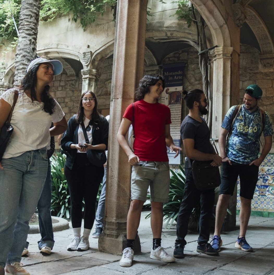 Tour privado en el Barrio Gótico de Barcelona con comedia.