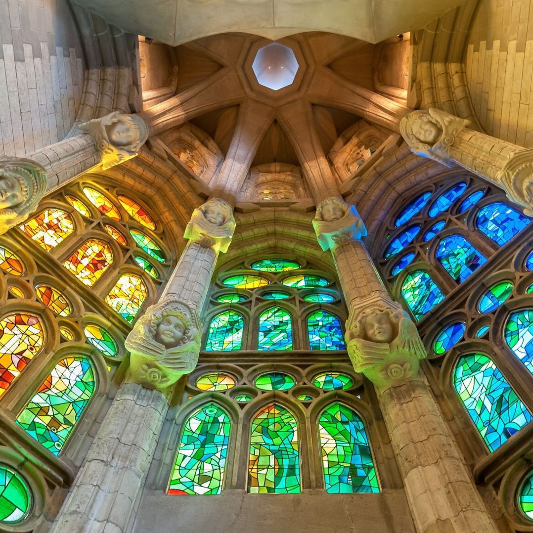 Tour privado por las obras maestras de Gaudí en Barcelona.