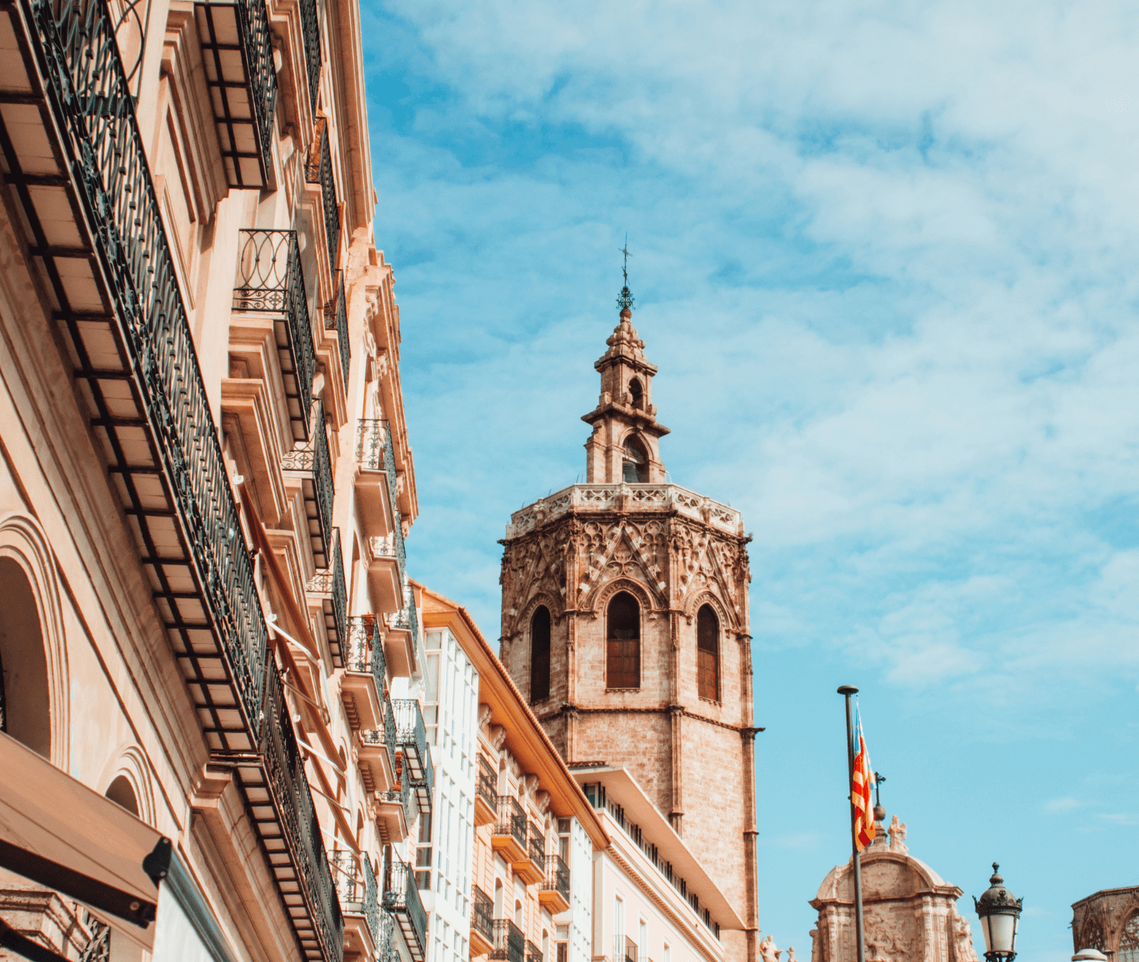 Descubre Valencia con un recorrido lleno de historia y cultura.